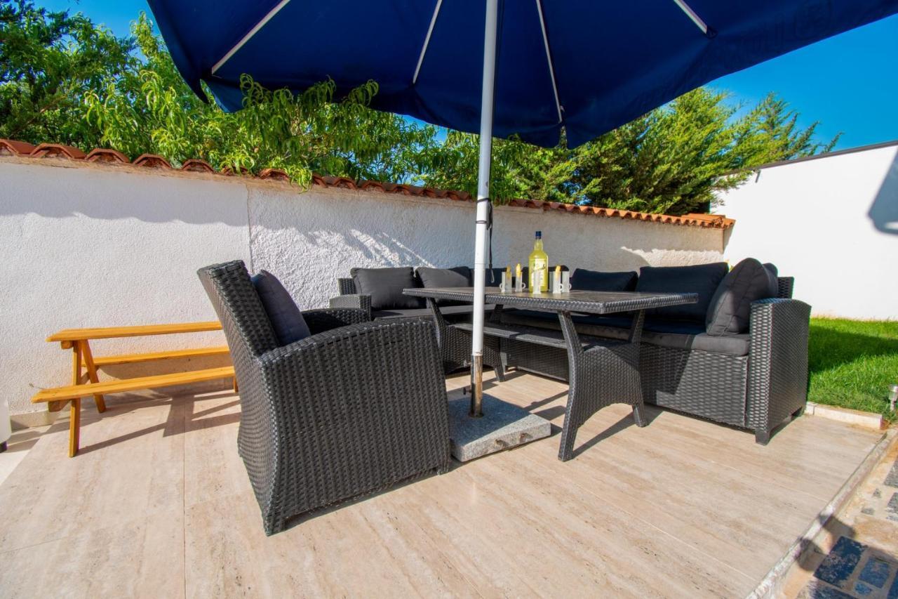 Apartments With Pool In Pula,Croatia Exterior foto