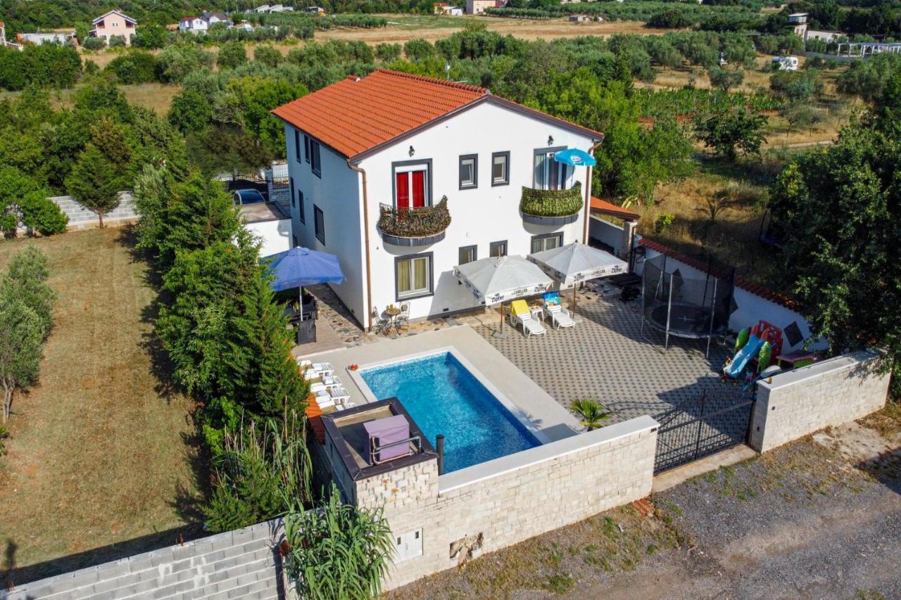 Apartments With Pool In Pula,Croatia Exterior foto