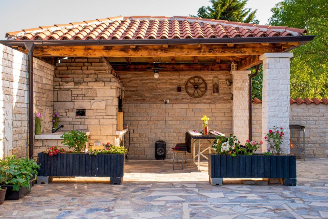 Apartments With Pool In Pula,Croatia Exterior foto