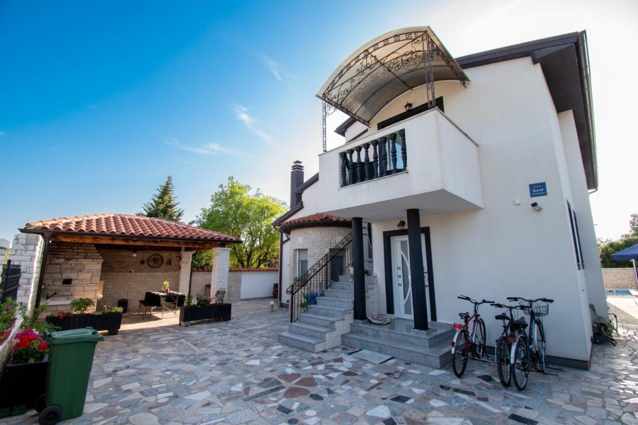 Apartments With Pool In Pula,Croatia Exterior foto