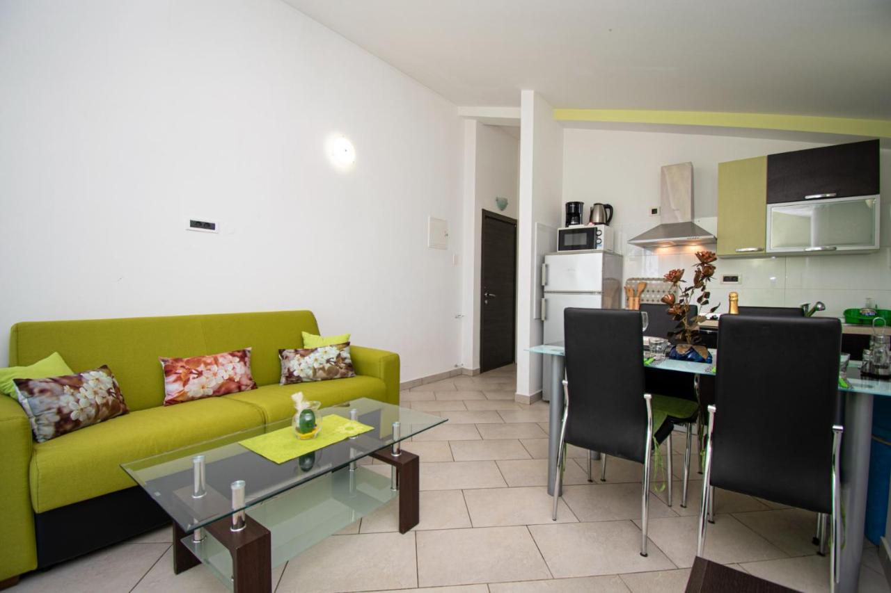 Apartments With Pool In Pula,Croatia Exterior foto